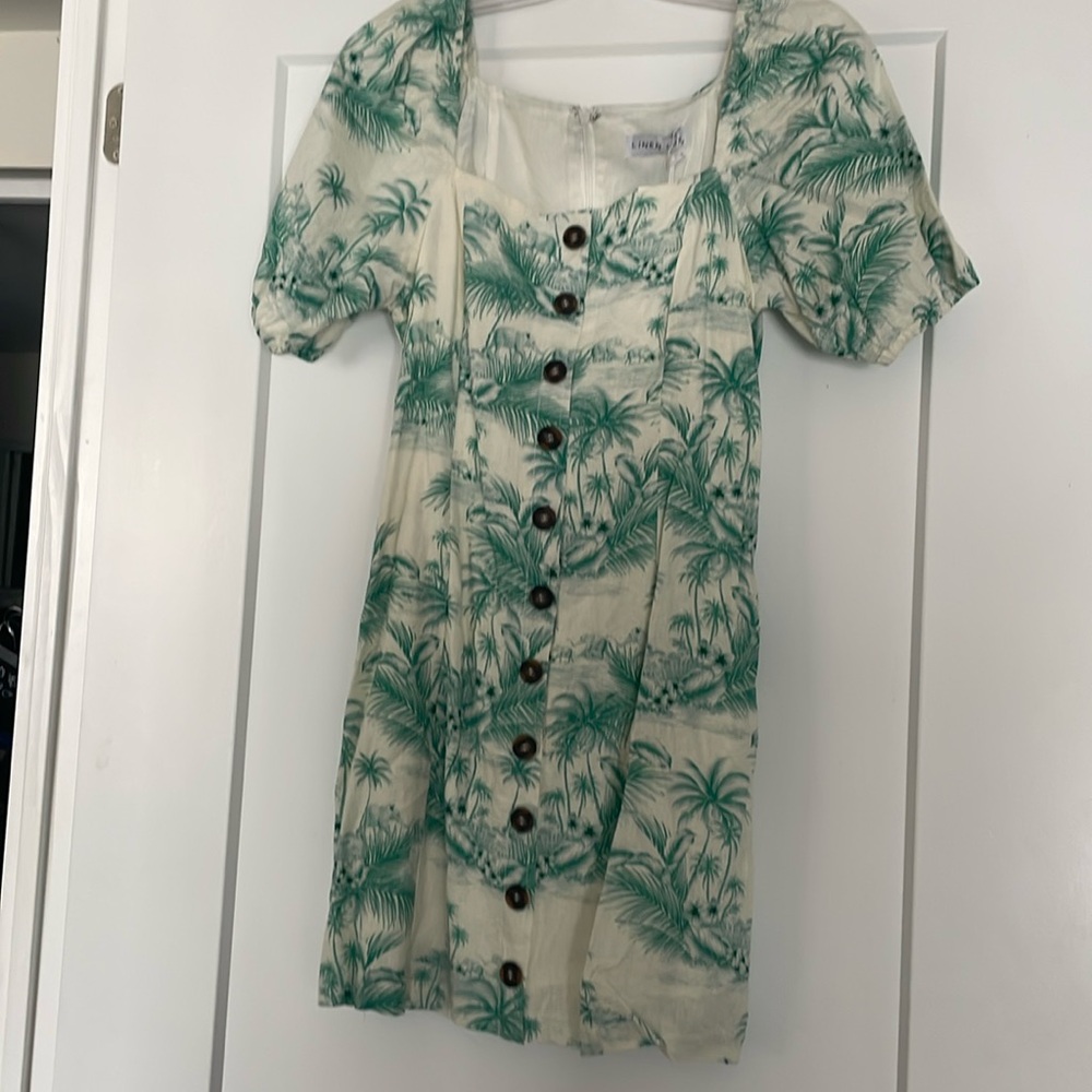 Adorable square neckline dress